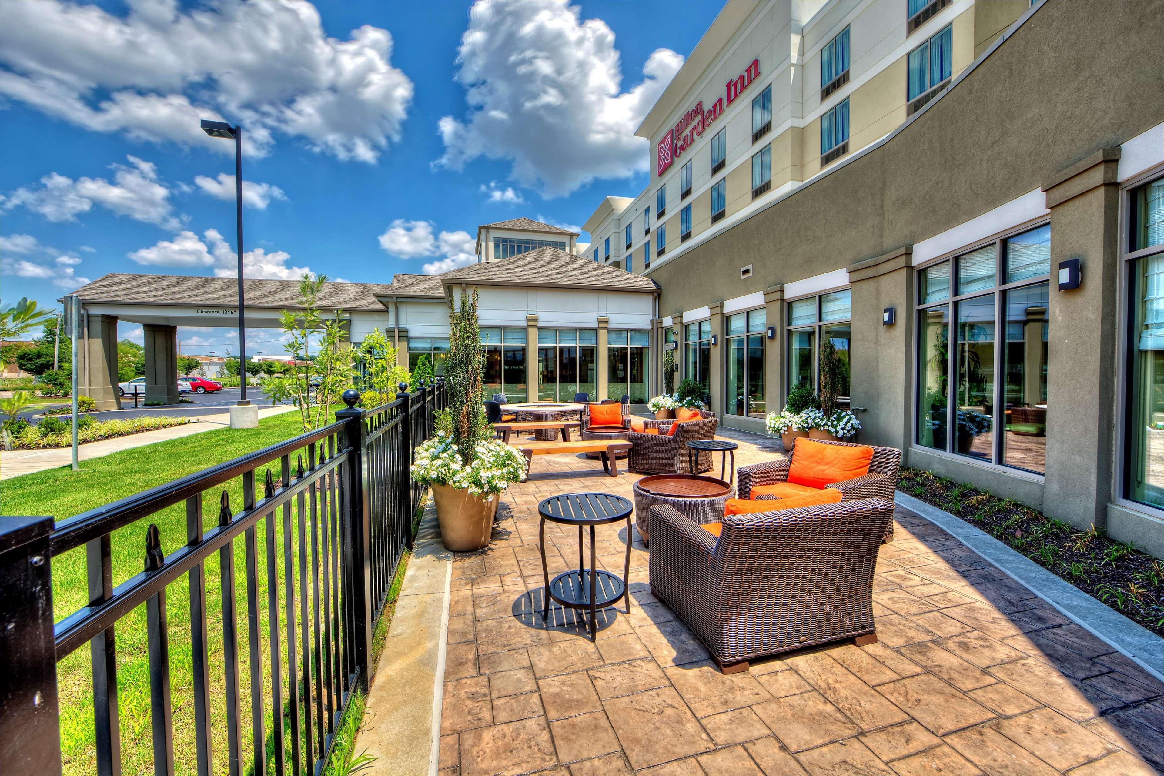 Hilton Garden Inn Memphis/Wolfchase Galleria Exterior photo